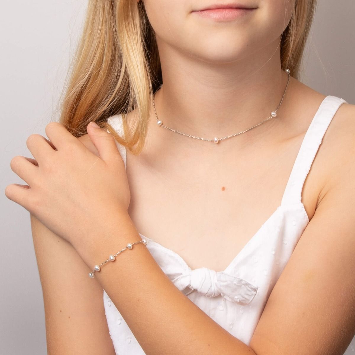 Pearl Station Bracelet with Diamond