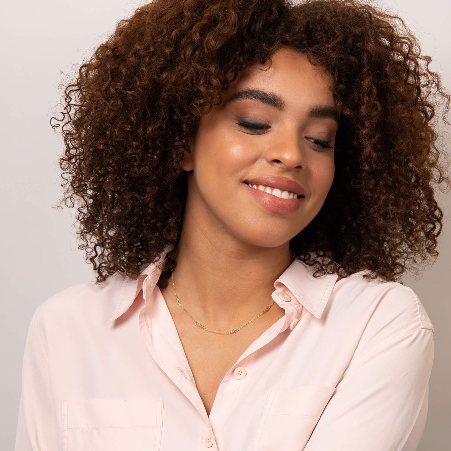 U Shape Link Station Necklace in 9ct Gold